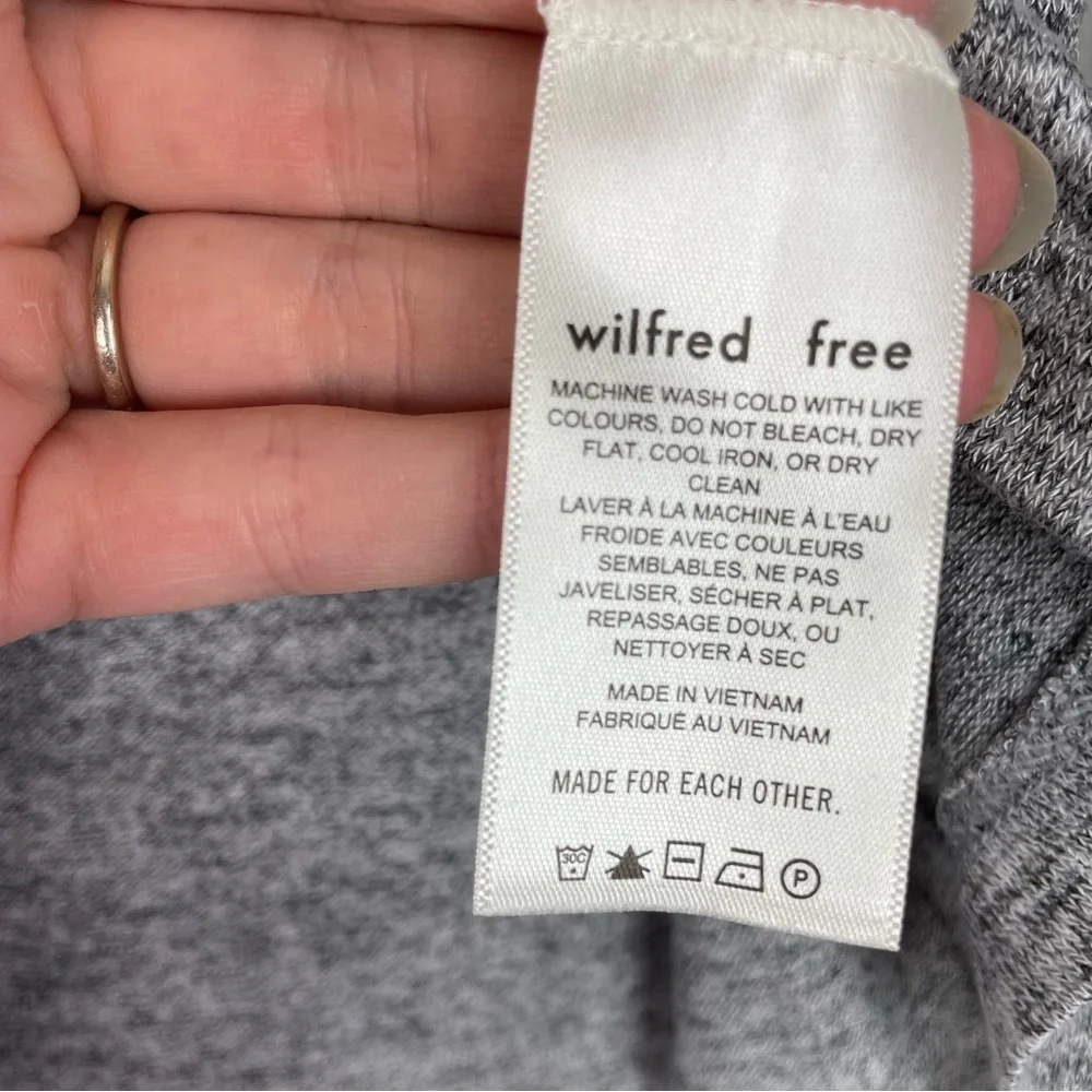 Wilfred aritzia gray long sleeve small